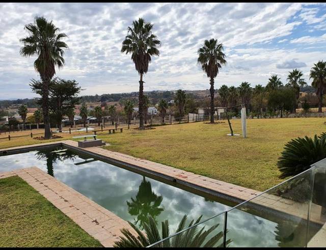 6 BEDROOM HOUSE FOR SALE IN LANSERIA